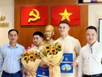 Hai cầu thủ Việt kiều Khoa Ngô và Lê Giang Patrik nhận quốc tịch Việt Nam