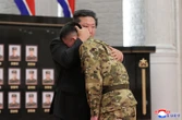 Ông Kim Jong Un hứa mang lại cuộc sống tốt đẹp cho gia đình binh sĩ tử trận ở Nga