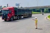 Người dân đi chơi lễ 'dính' kẹt xe trên quốc lộ 51 di chuyển ra sao?
