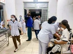 131 người nhập viện cấp cứu sau tiệc tân gia, nghi ngộ độc thực phẩm