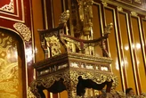 Vụ ngai vàng triều Nguyễn bị bẻ gãy: Bảo vệ di tích có được phép trang bị súng?