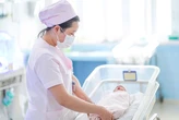 Đón bé trai 1,7kg chào đời từ người mẹ có khối u ác tính