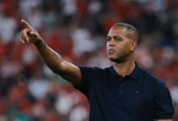 10 tháng chóng vánh của HLV Kluivert tại Indonesia