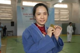 Bóng hồng vàng trong làng judo khiếm thị