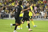 Messi lập hat-trick tưng bừng, sắp ẵm danh hiệu cao quý