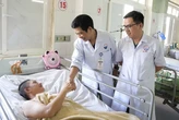 Cứu sống bệnh nhân dị dạng mạch máu não, đang ngồi chơi thì ngất lịm
