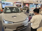 Bán 30.000 ô tô trong một tháng, xe nhập khẩu 'bung hàng'