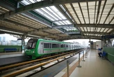 Mái nhà ga metro Cát Linh - Hà Đông bị tốc chậm sửa: Ai phải chịu trách nhiệm?