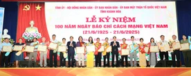 Tỉnh Khánh Hòa tặng bằng khen Văn phòng đại diện báo Tuổi Trẻ vùng Nam Trung Bộ và Tây Nguyên