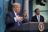 Tòa Tối cao 'bật đèn xanh' cho ông Trump bỏ 'quyền sinh ra ở Mỹ là công dân Mỹ'