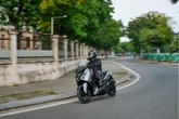 Yamaha XMAX 300 vừa đủ để đi làm, vừa ổn để đi phượt?