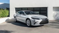 Tin tức giá xe: Được giảm thuế nhập khẩu, giá Lexus ES giảm 260 triệu đồng