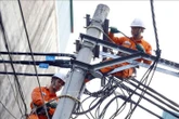 Phá kỷ lục tiêu thụ điện do nắng nóng, huy động nguồn điện đắt đỏ phục vụ giờ cao điểm
