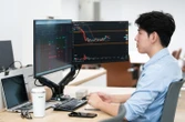 Chứng khoán tuần mới: Dòng tiền chờ bứt phá, VN-Index có vượt 2.000 điểm?