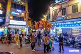 Hà Nội tính cho một số tuyến phố kinh doanh xuyên đêm để gia tăng mức chi tiêu của du khách