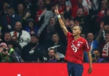 Mbappe ăn mừng cuồng nhiệt sau khi chứng kiến em trai mình ghi bàn vào lưới PSG