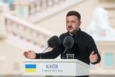 Chiến sự Ukraine: Ông Zelensky nói chuyện với các đặc phái viên Mỹ; Nga tấn công Kharkov