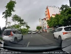 Clip khoảnh khắc sét đánh trúng nóc nhà dân ở Hà Nội sáng nay