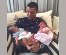 Cristiano Ronaldo từng ẵm hai cầu thủ Nuno Mendes và Vitinha lúc nhỏ?