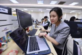 Khối ngoại bán ròng đột biến hơn 4.000 tỉ, xả mạnh loạt cổ phiếu 'hot' nào?
