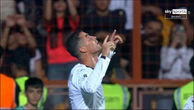 Ronaldo gửi bàn thắng lên thiên đường cho Diogo Jota, sau khi lập cú đúp ở vòng loại World Cup 2026