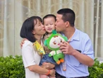 Từng ly hôn vì không có con, cặp vợ chồng tái hôn rồi có con ‘chính chủ’