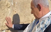 Tại sao Thủ tướng Israel lại cầu nguyện cho ông Trump tại 'Bức tường than khóc'?