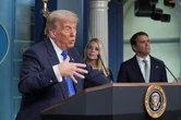 Ông Trump, ông Vance cáo buộc Đài CNN đưa tin giả về cuộc gặp liên quan 'tỉ phú ấu dâm' Epstein