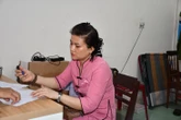 Bảo mẫu ném bé trai 14 tháng tuổi tử vong đối diện tội danh gì?