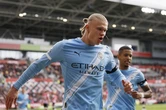 Haaland 'không thể tạm dừng' với bàn thắng thứ 16 trong 9 trận đưa Man City trở lại top 5
