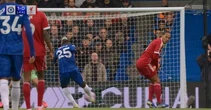 Pha 'xoay mông' của Van Dijk khiến Liverpool thua Chelsea
