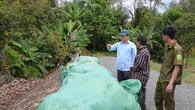 Đổ vỏ sầu riêng gây ô nhiễm, bị công an lập biên bản