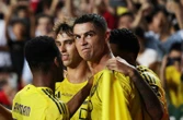Dù thua trận, Ronaldo đi vào lịch sử bóng đá với số bàn thắng kỷ lục