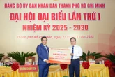 Đại biểu Đảng bộ UBND TP.HCM quyên góp gần 10 tỉ đồng ủng hộ đồng bào bị bão lũ