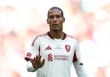 HLV Arne Slot và Van Dijk bất đồng sau trận thua của Liverpool tại Siêu cúp Anh
