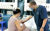 Tăng phụ cấp cho y bác sĩ: Cần làm nhanh