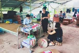 Trạm y tế xã vùng lũ bị cuốn trôi, Nghệ An lập trạm y tế dã chiến khẩn cấp hỗ trợ bà con