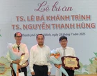 Trường Phổ thông Năng khiếu tri ân thầy Lê Bá Khánh Trình và thầy Nguyễn Thanh Hùng