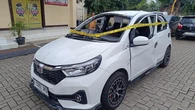 Ô tô cháy thành than, chủ xe bỏng nặng vì hút thuốc sau khi xịt vệ sinh điều hòa