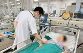 Sốc nhiễm khuẩn nặng sau mũi tiêm chữa đau vai ở phòng khám gần nhà