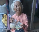 Nhận quà Quốc khánh 100.000 đồng của chính phủ, về chia cho người lâm cảnh ngặt nghèo