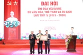Trao tặng danh hiệu Anh hùng Lao động cho huấn luyện viên Mai Đức Chung
