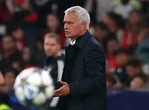 HLV Mourinho vẫn chưa biết mùi chiến thắng tại Champions League