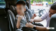 'Tôi cho con ngồi ghế trẻ em từ 5 ngày tuổi, lợi về sau'