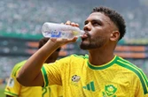 World Cup gây mất hứng vì 'đá đang hay, bắt ngừng... uống nước'