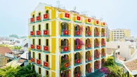 Phố cổ Hội An thưa vắng bất thường