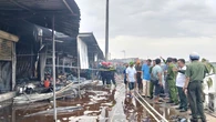 Khởi tố, bắt tạm giam nghi phạm đốt nhà làm cháy chợ Thanh Tùng