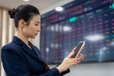 Chứng khoán 9-6: Thị trường thủng mốc 1.800 điểm, nhà đầu tư có nên bắt đáy?