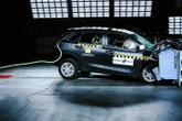 Xe Toyota bất ngờ bị 0 sao thử nghiệm an toàn, hãng khẳng định tổ chức đã dùng xe cũ