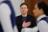 Tỉ phú Musk nói 'đã đủ' với chính trị, cam kết tiếp tục điều hành Tesla